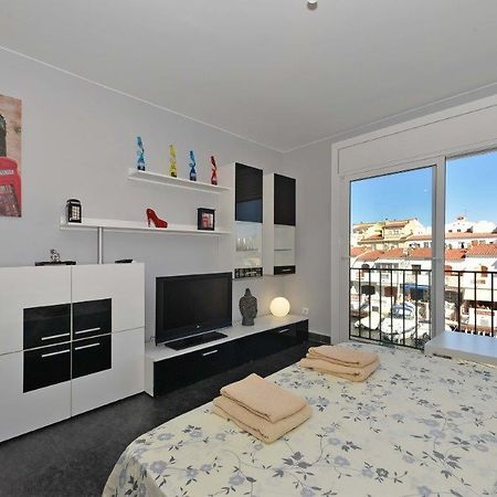 D-Lux Studio Apartamento Ampuriabrava Exterior foto